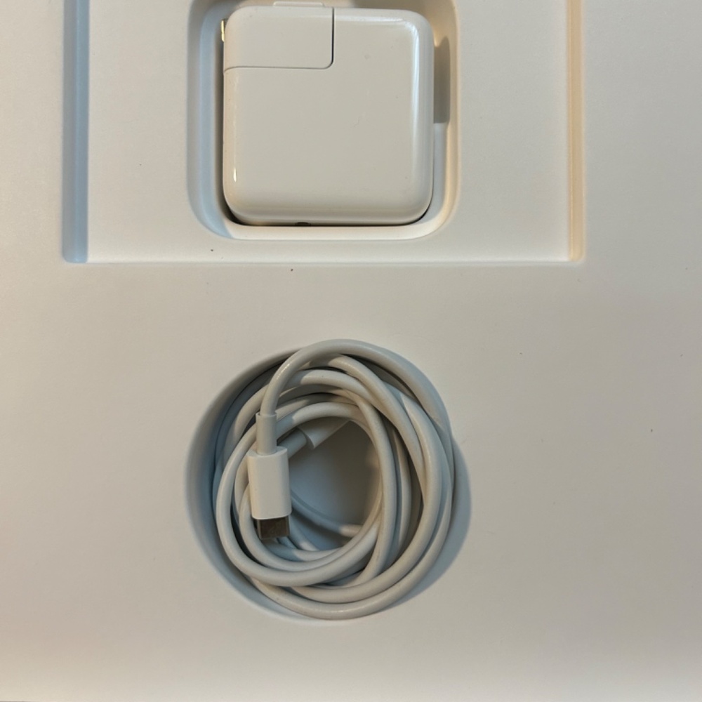 MacBook Air - Picture 2 of 8
